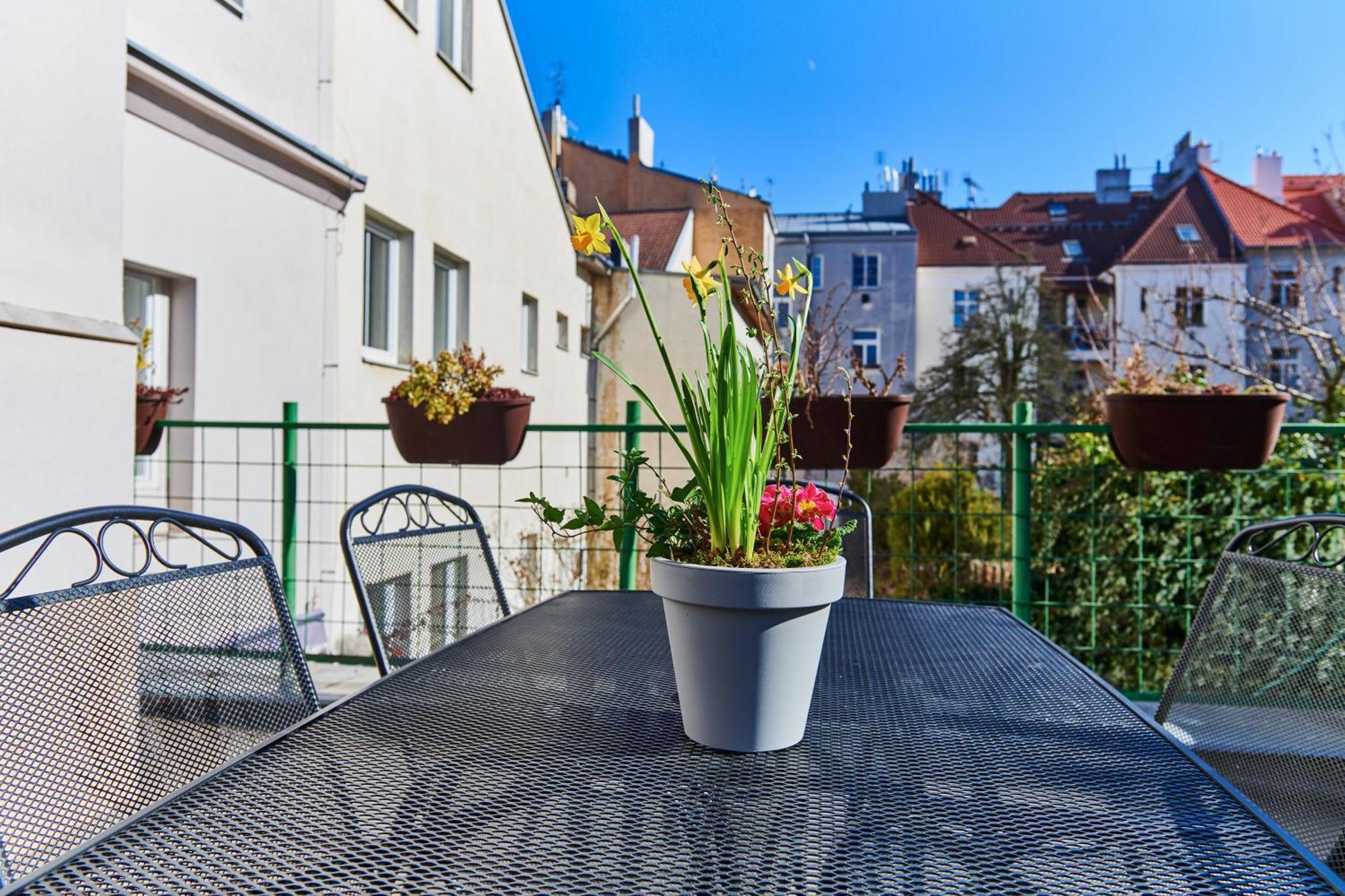 Cozy Apartments With Terrace Near Prague Castle Exterior foto